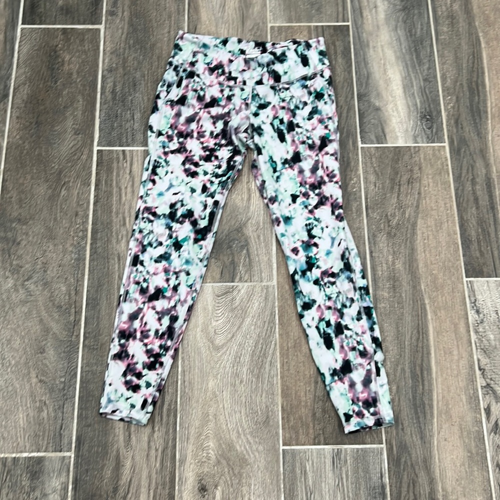 Old navy active leggings - large